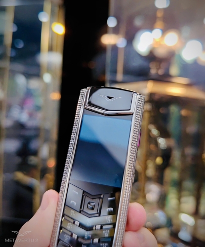 VERTU SIGNATURE S CLOUD DE PARIS 2017